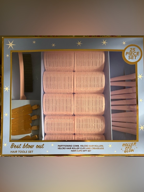 Hair Care & Bath Bundle Srt with Flower Pillow and 12 Pampered Products - Picture 4 of 16